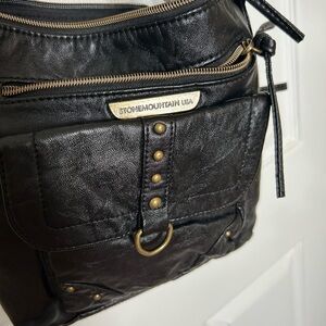 Stone Mountain Accessories Black Leather Handbag.